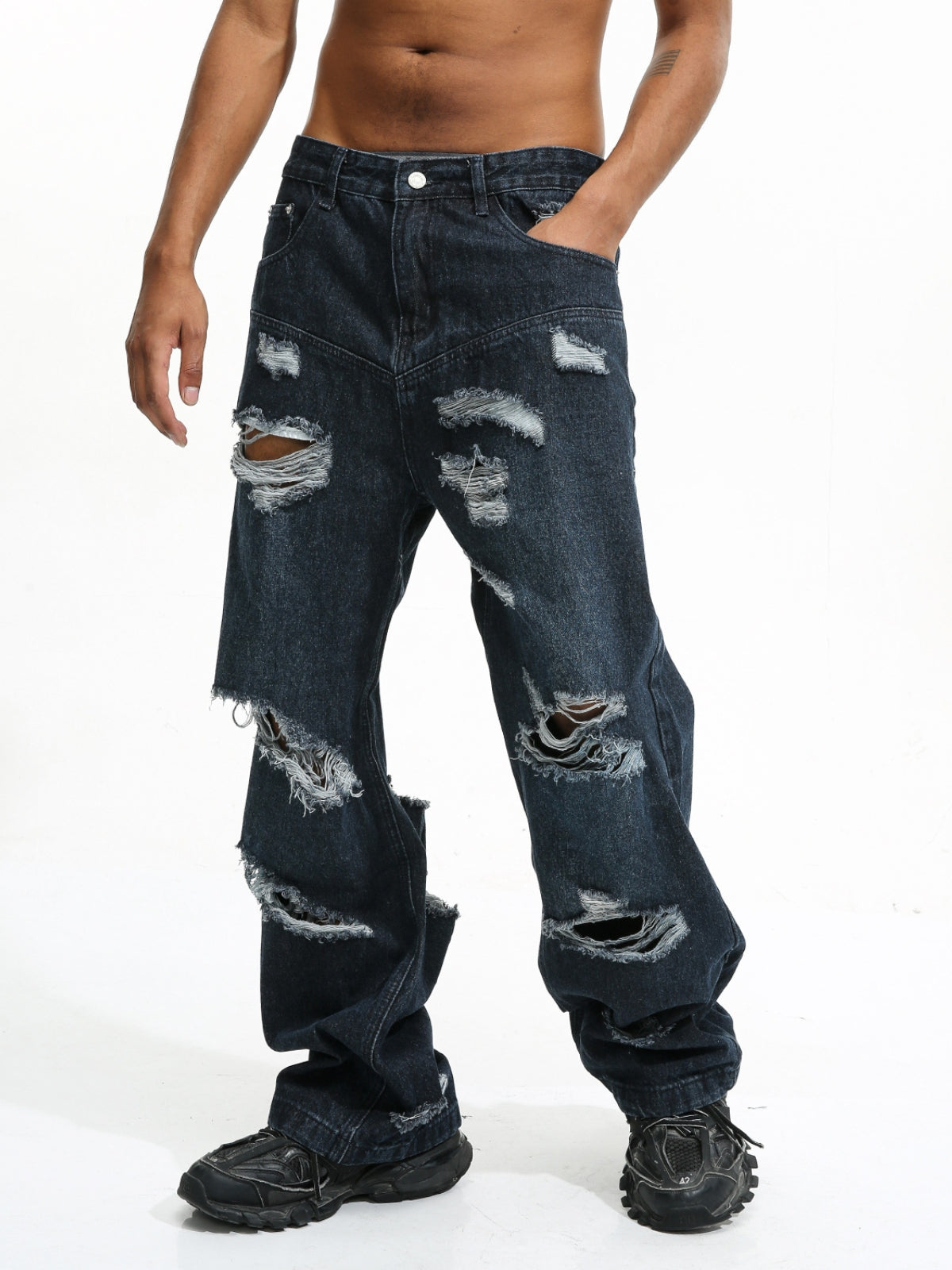 LINE - Baggy Ripped Jeans | TEENWEAR.EU