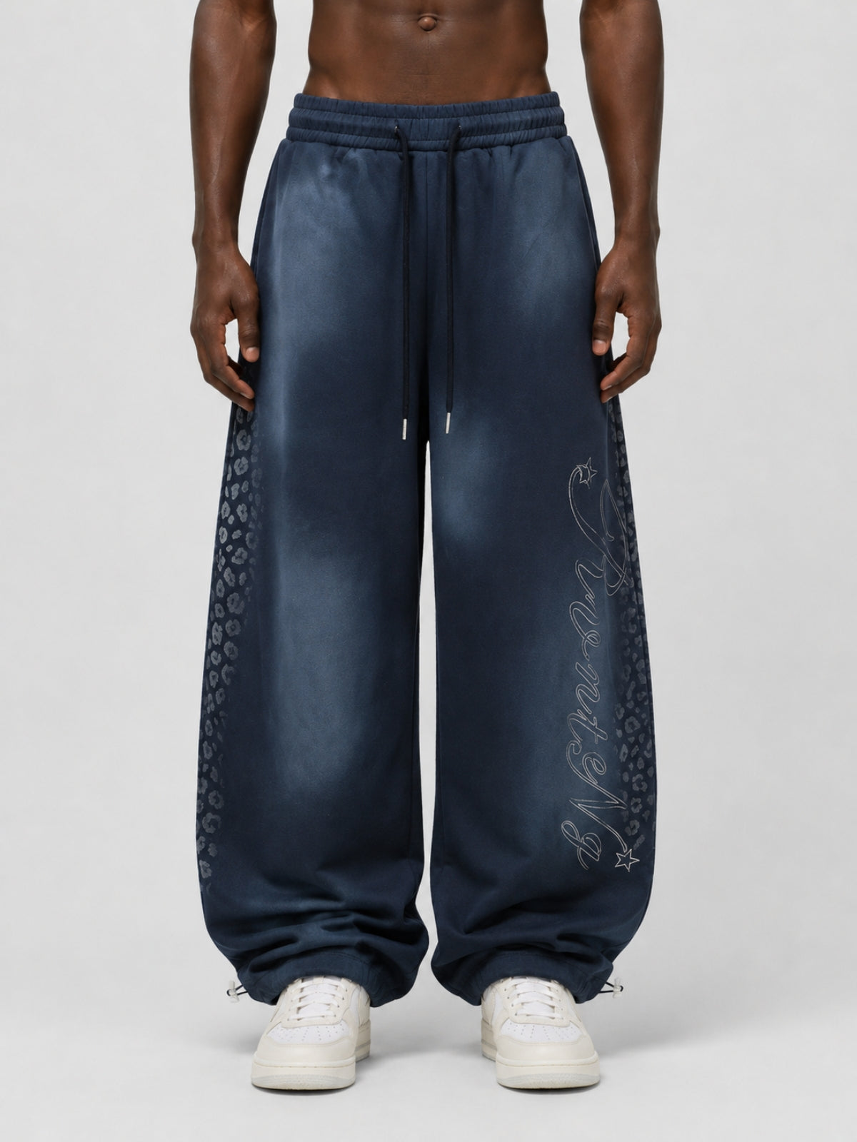 WATERLOO - Baggy Graphic Sweatpants | Teenwear.eu