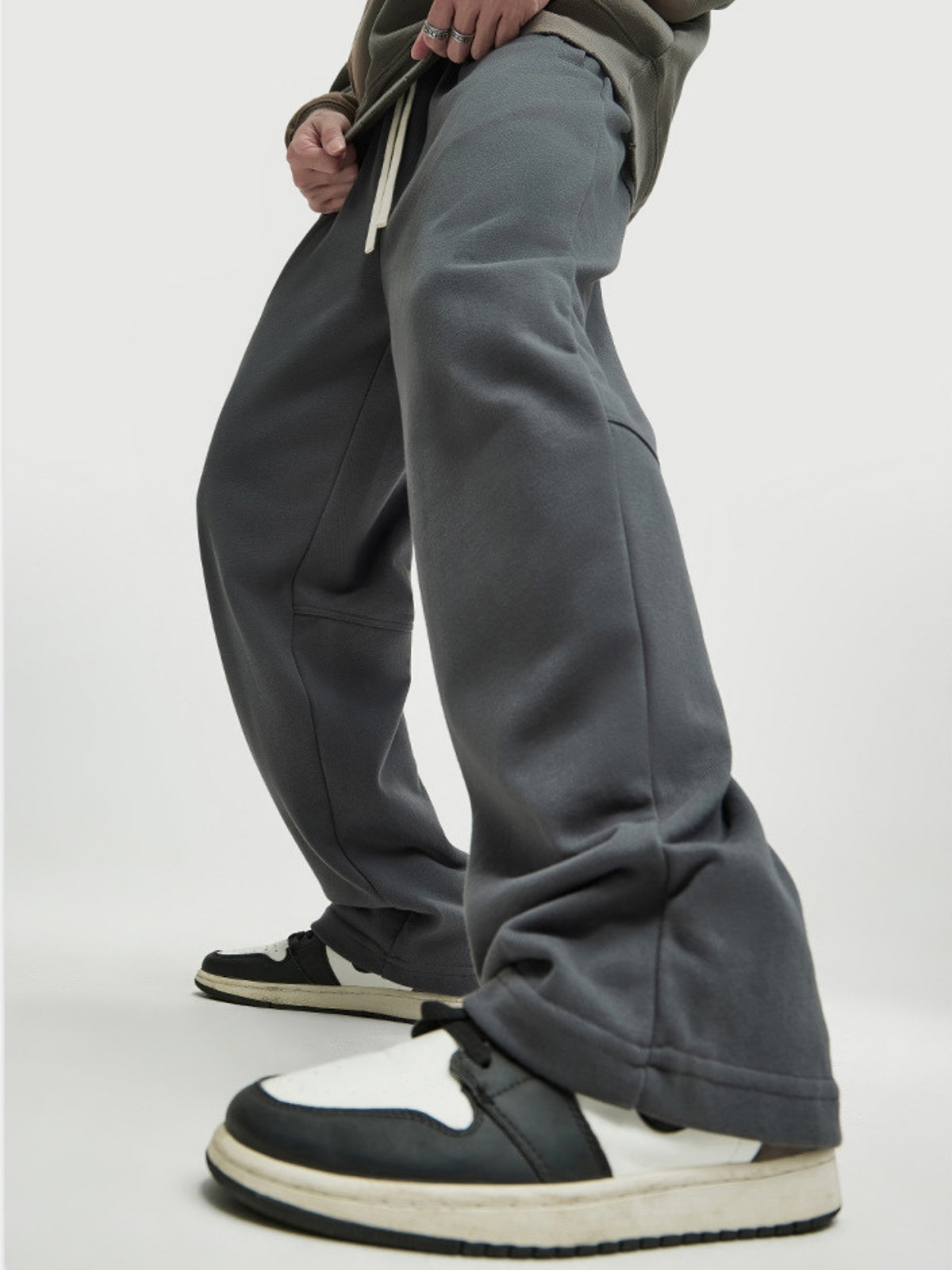 LIMBO - Loose Basic Flared Sweatpants | Teenwear.eu