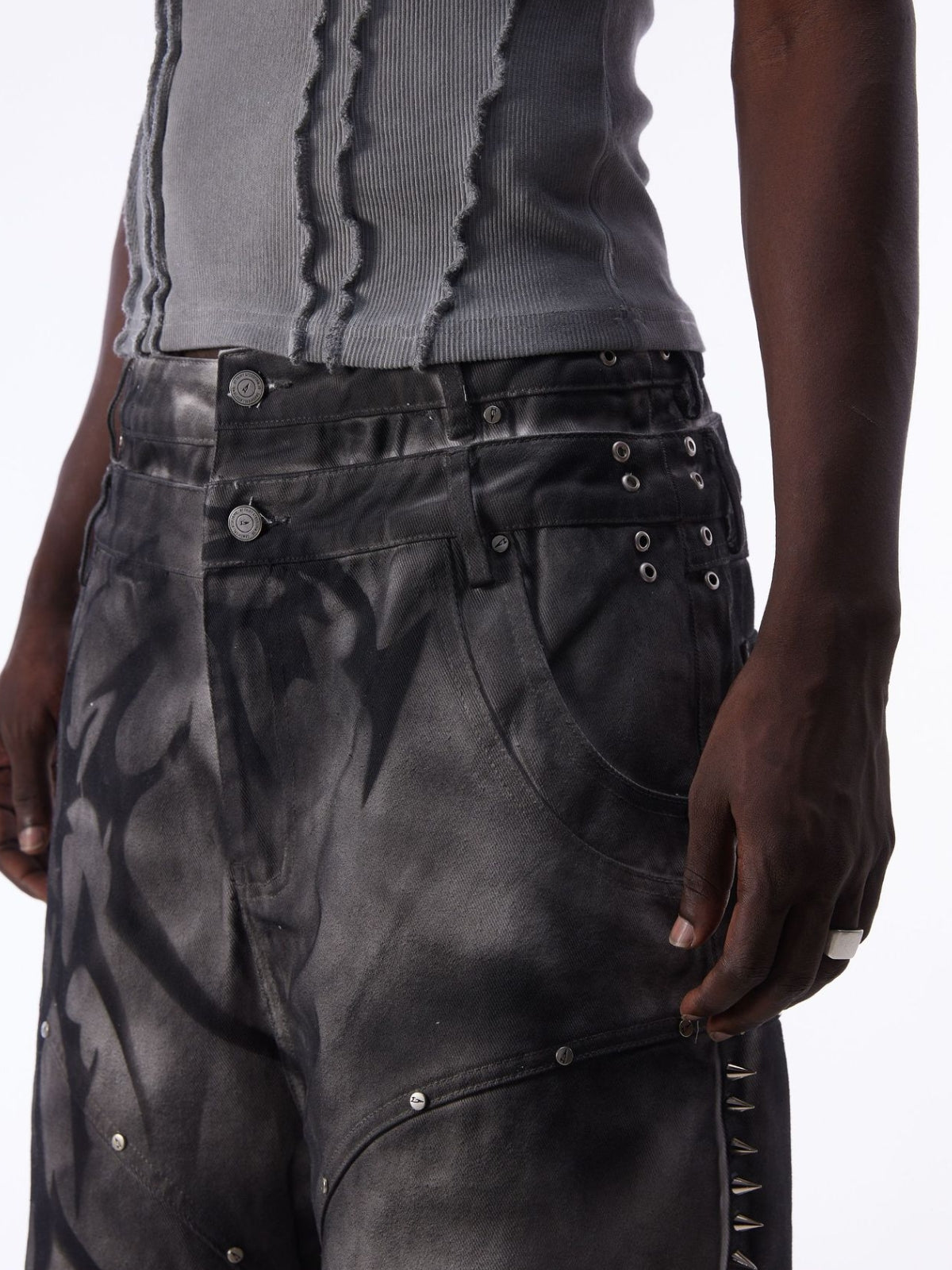 GRAFFE - Baggy Graphic Denim Premium Shorts | Teenwear.eu