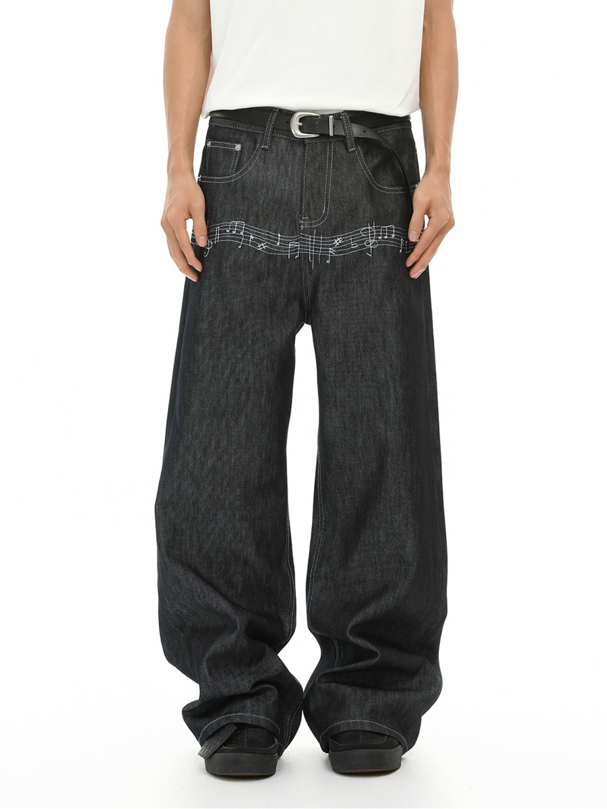 MUSICALY - Baggy Graphic Embroidered Jeans