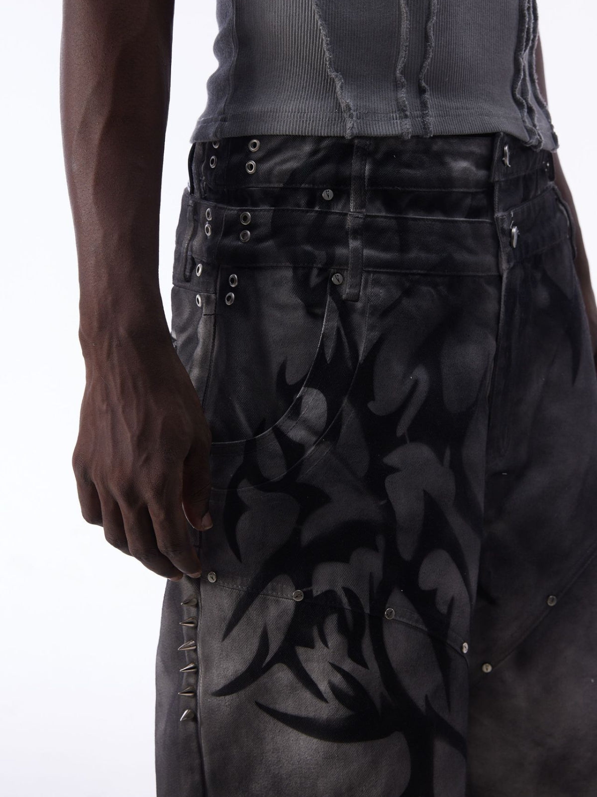 GRAFFE - Baggy Graphic Denim Premium Shorts | Teenwear.eu