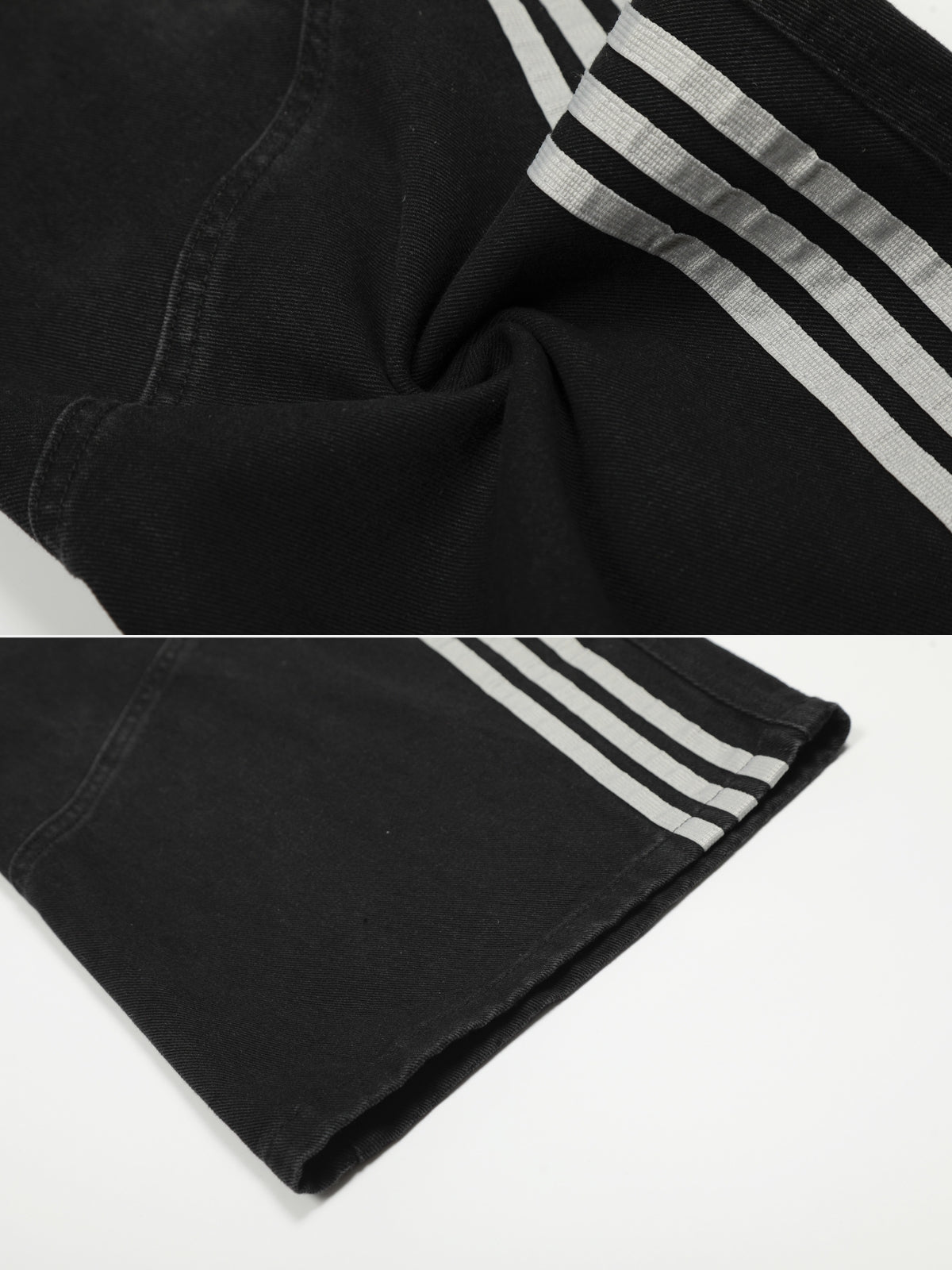 STRIPASO II - Baggy Graphic Embroidered Jeans