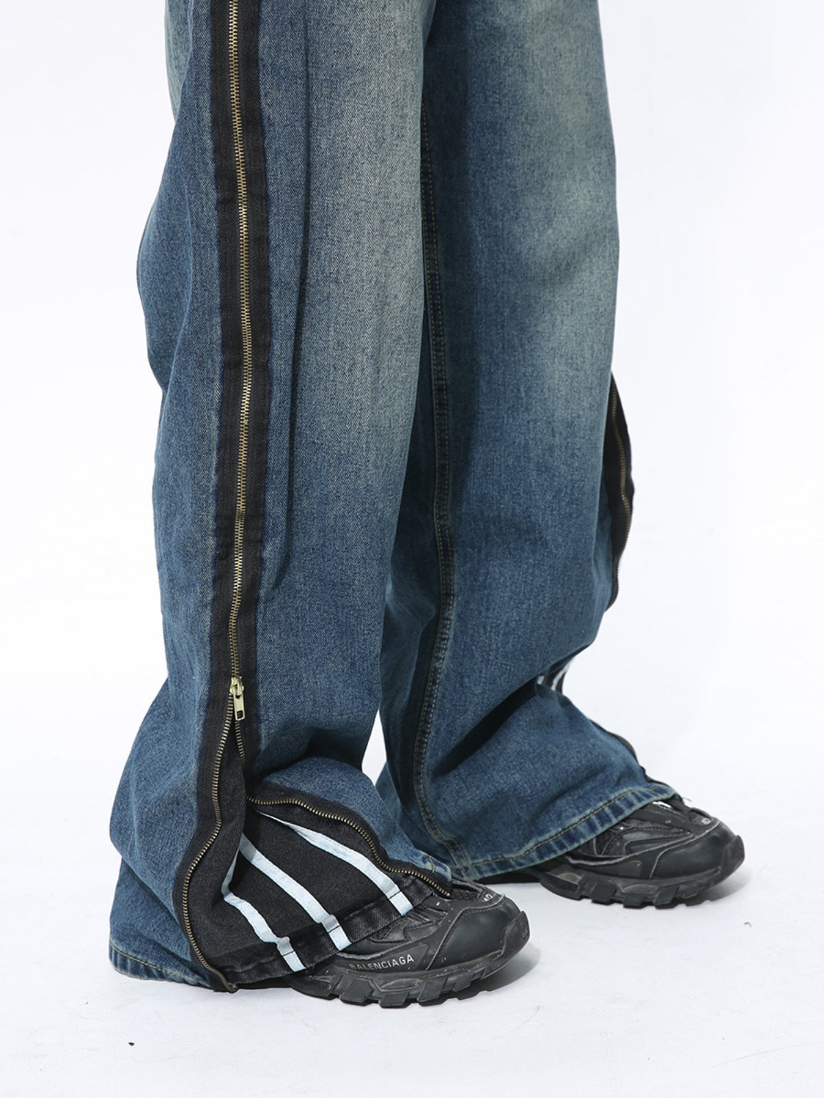 ZIPLERS - Flared Embroidered Zip Jeans | TEENWEAR.EU