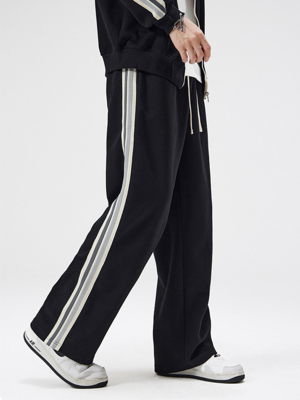 ABYSS - Loose Basic Flared Sweatpants | Teenwear.eu