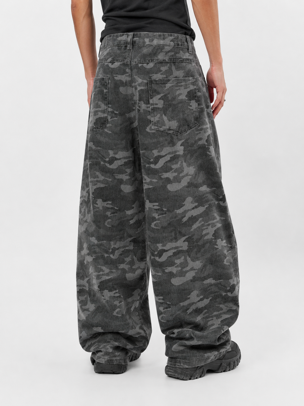 SPIKOS - Baggy Graphic Jeans